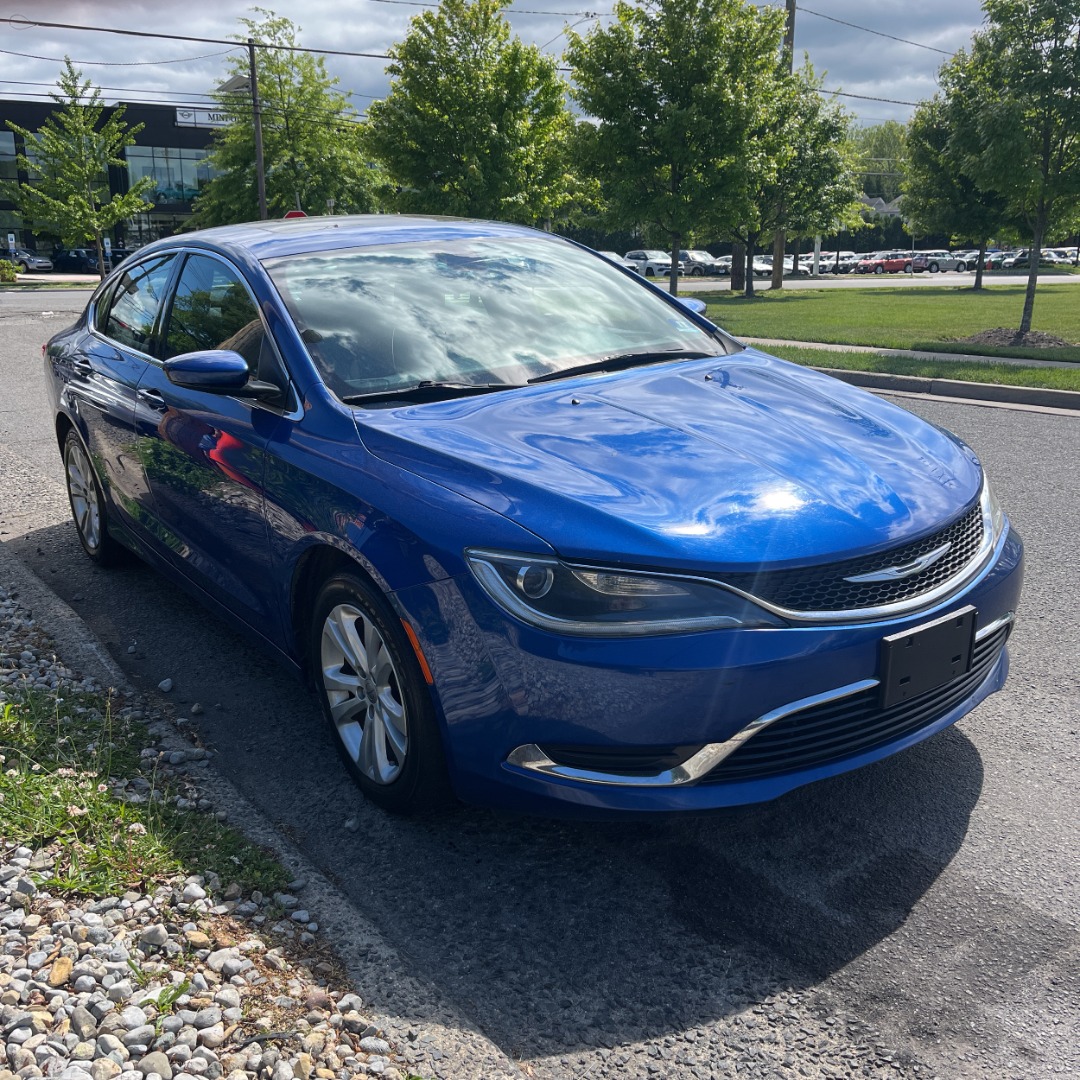 2015 Chrysler 200 Limited's photo