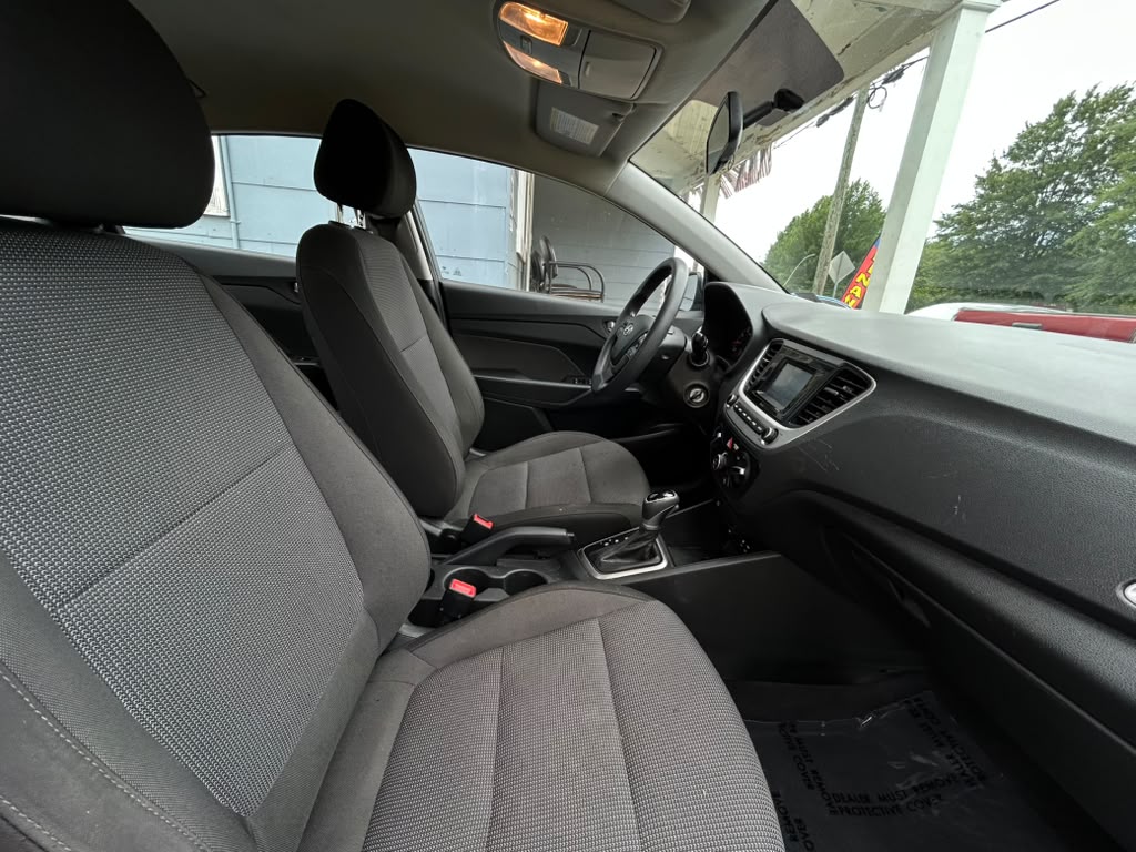 2019 Hyundai Accent SE - Photo 19