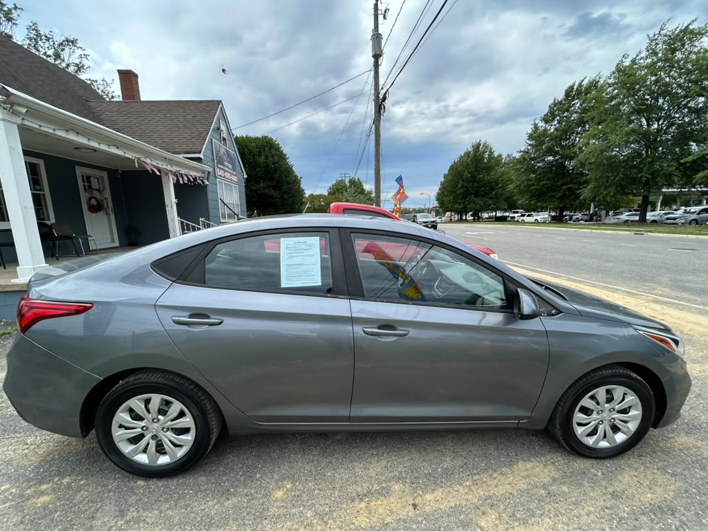 2019 Hyundai Accent SE - Photo 31