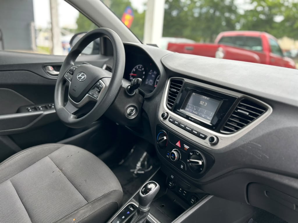 2019 Hyundai Accent SE - Photo 15