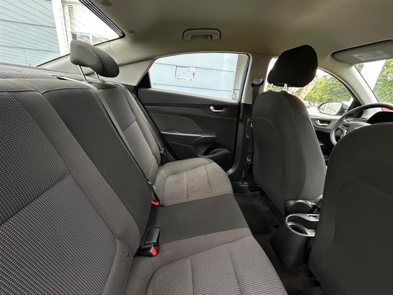 2019 Hyundai Accent SE - Photo 24