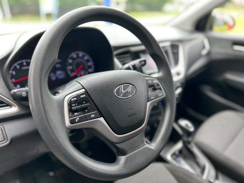 2019 Hyundai Accent SE - Photo 8