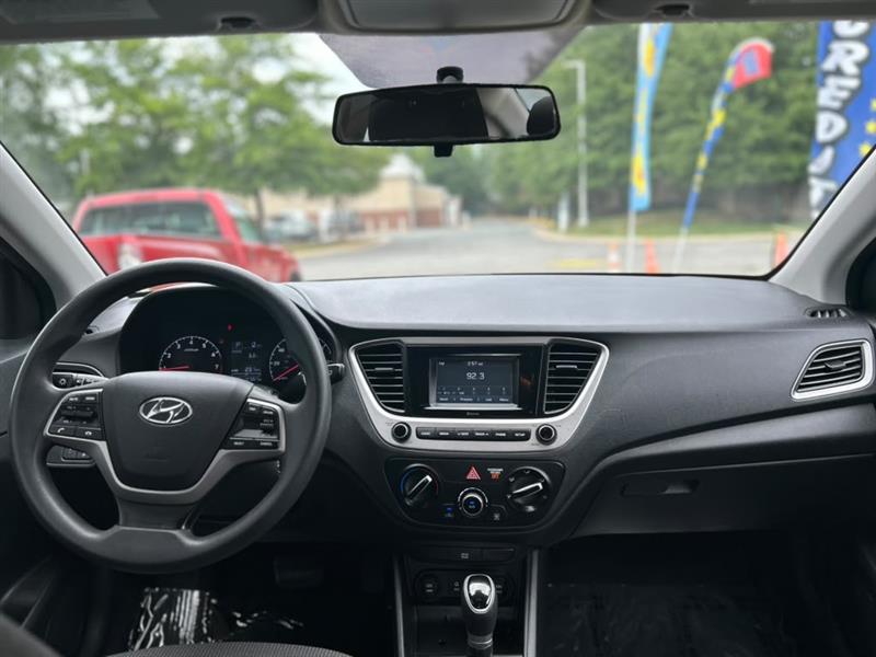 2019 Hyundai Accent SE - Photo 14