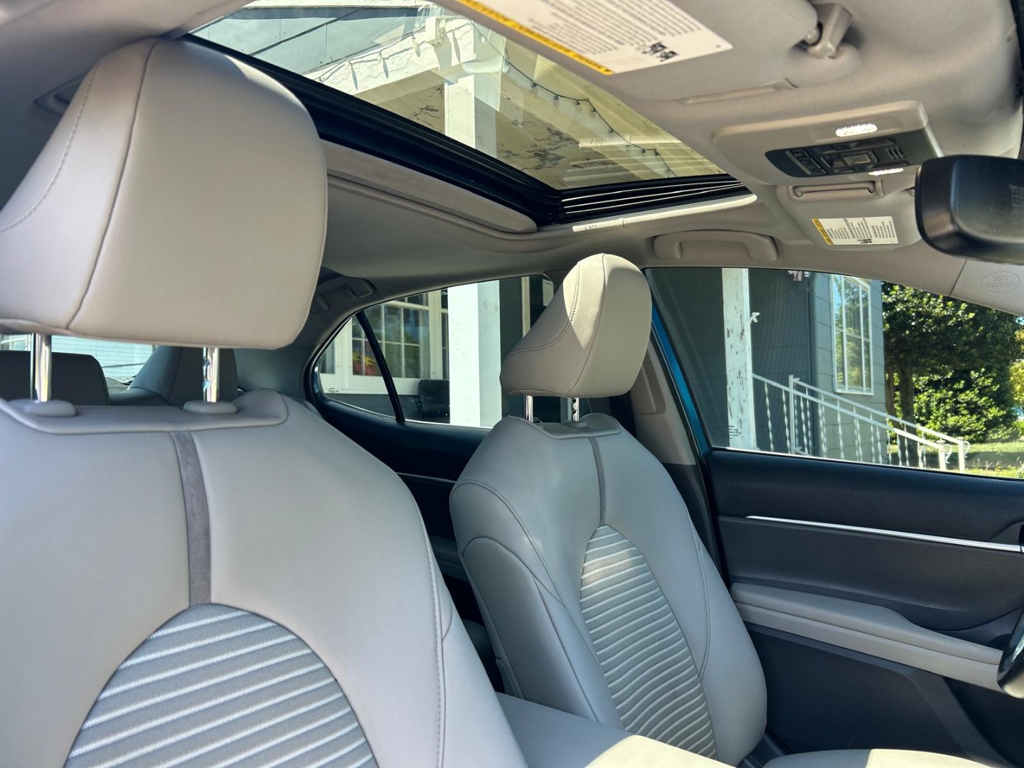 2020 Toyota Camry SE - Photo 25
