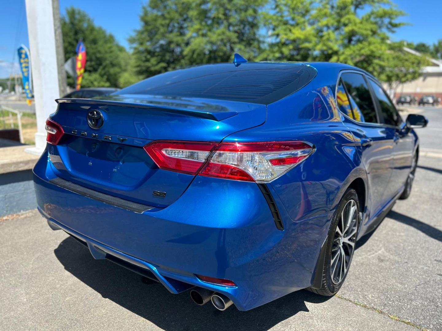 2020 Toyota Camry SE - Photo 39