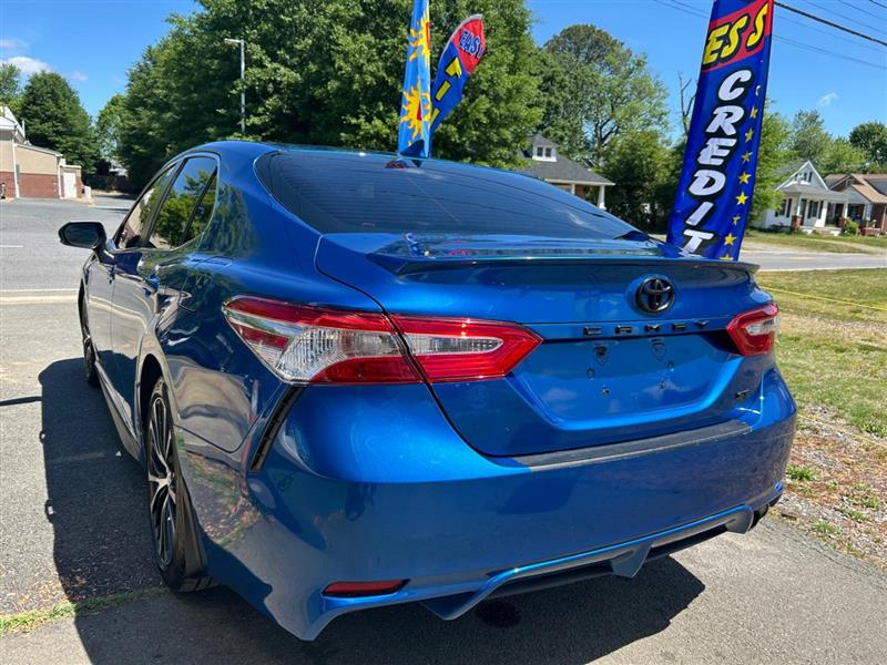 2020 Toyota Camry SE - Photo 36
