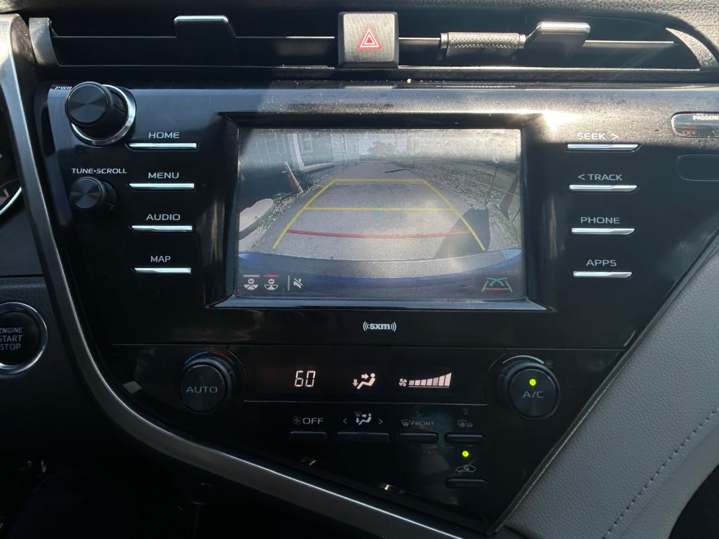 2020 Toyota Camry SE - Photo 17