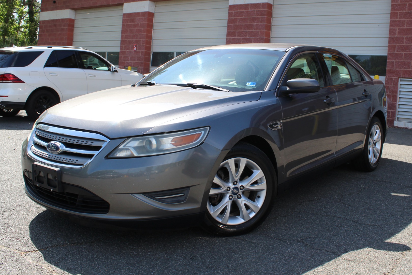 2012 Ford Taurus SEL FWD's photo