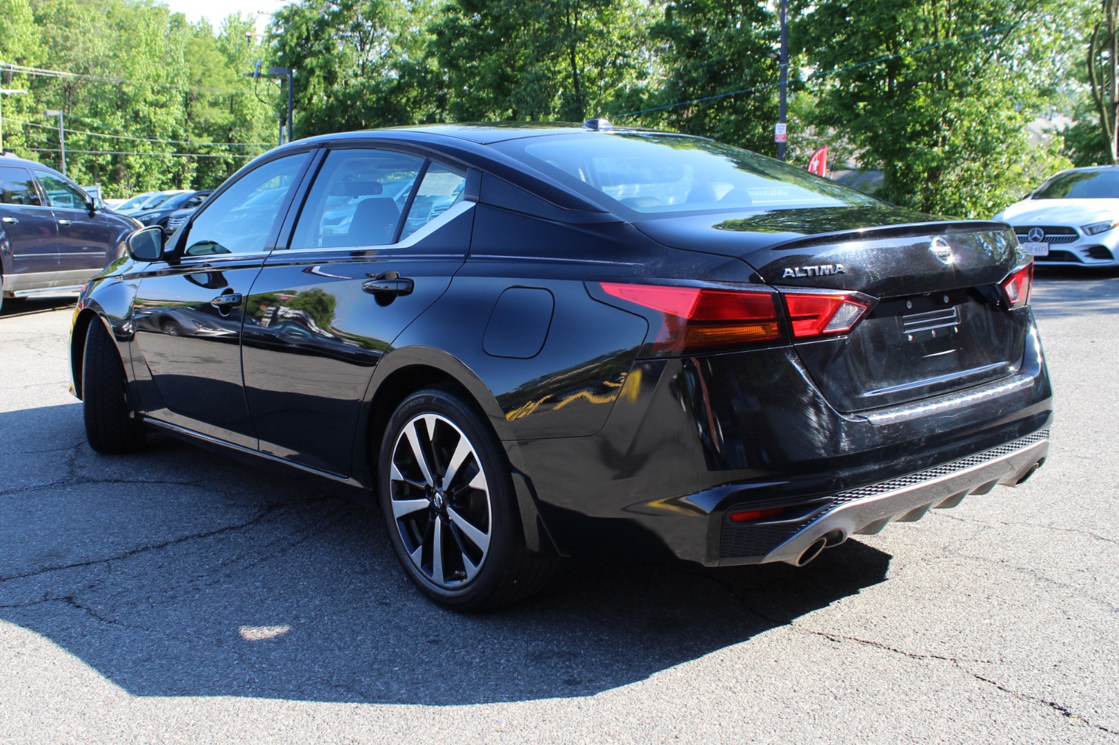 2019 Nissan Altima SR - Photo 5