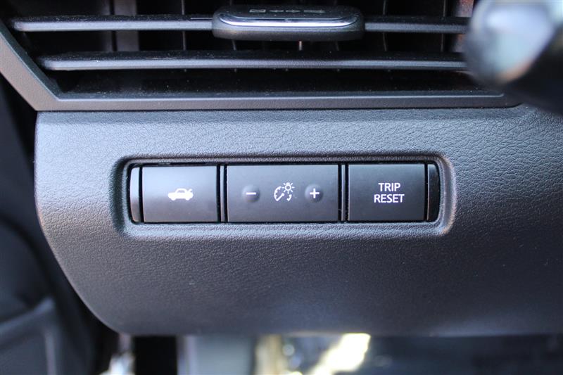 2019 Nissan Altima SR - Photo 34
