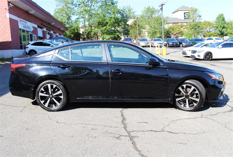 2019 Nissan Altima SR - Photo 12