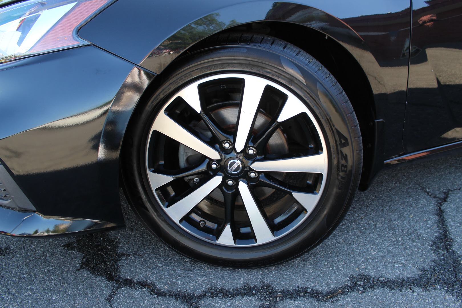 2019 Nissan Altima SR - Photo 17