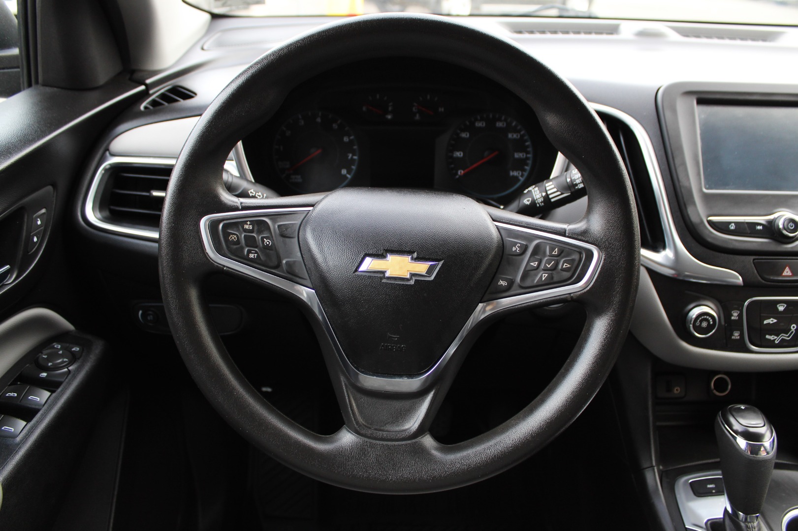 2018 Chevrolet Equinox LS - Photo 27