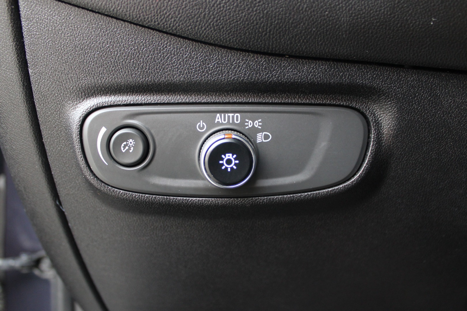 2018 Chevrolet Equinox LS - Photo 33