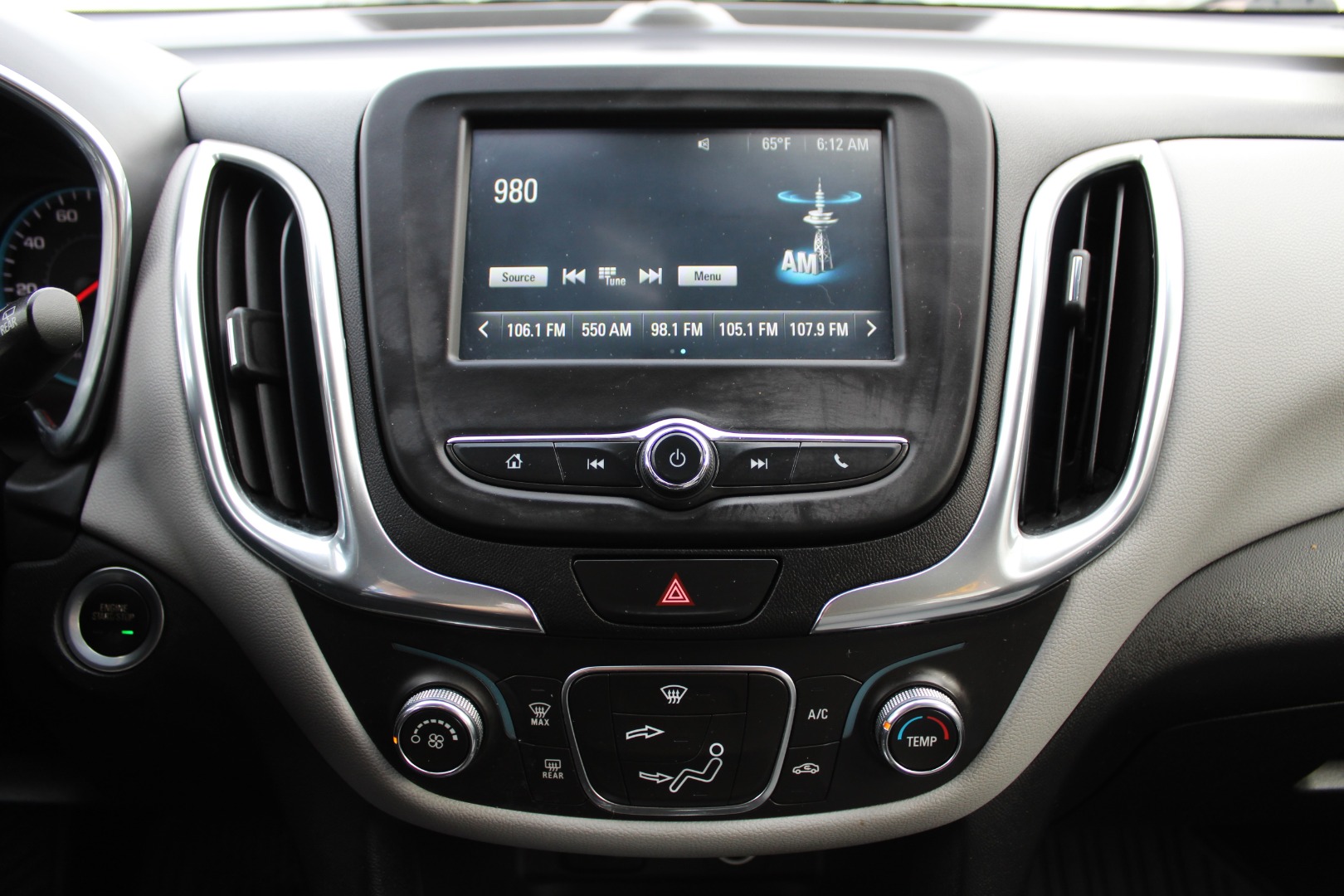 2018 Chevrolet Equinox LS - Photo 35