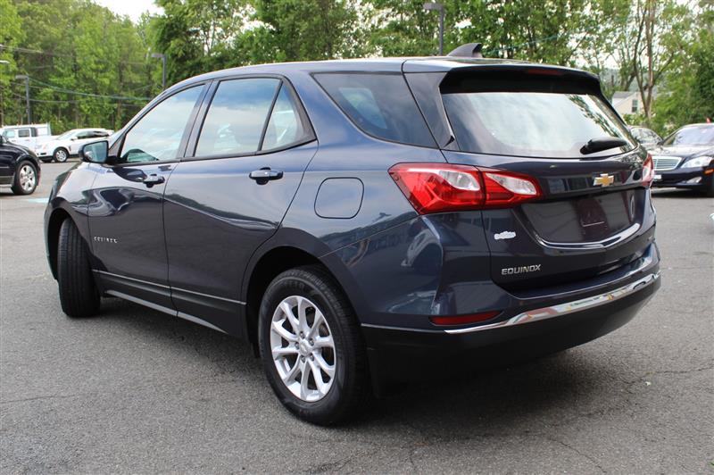 2018 Chevrolet Equinox LS - Photo 6