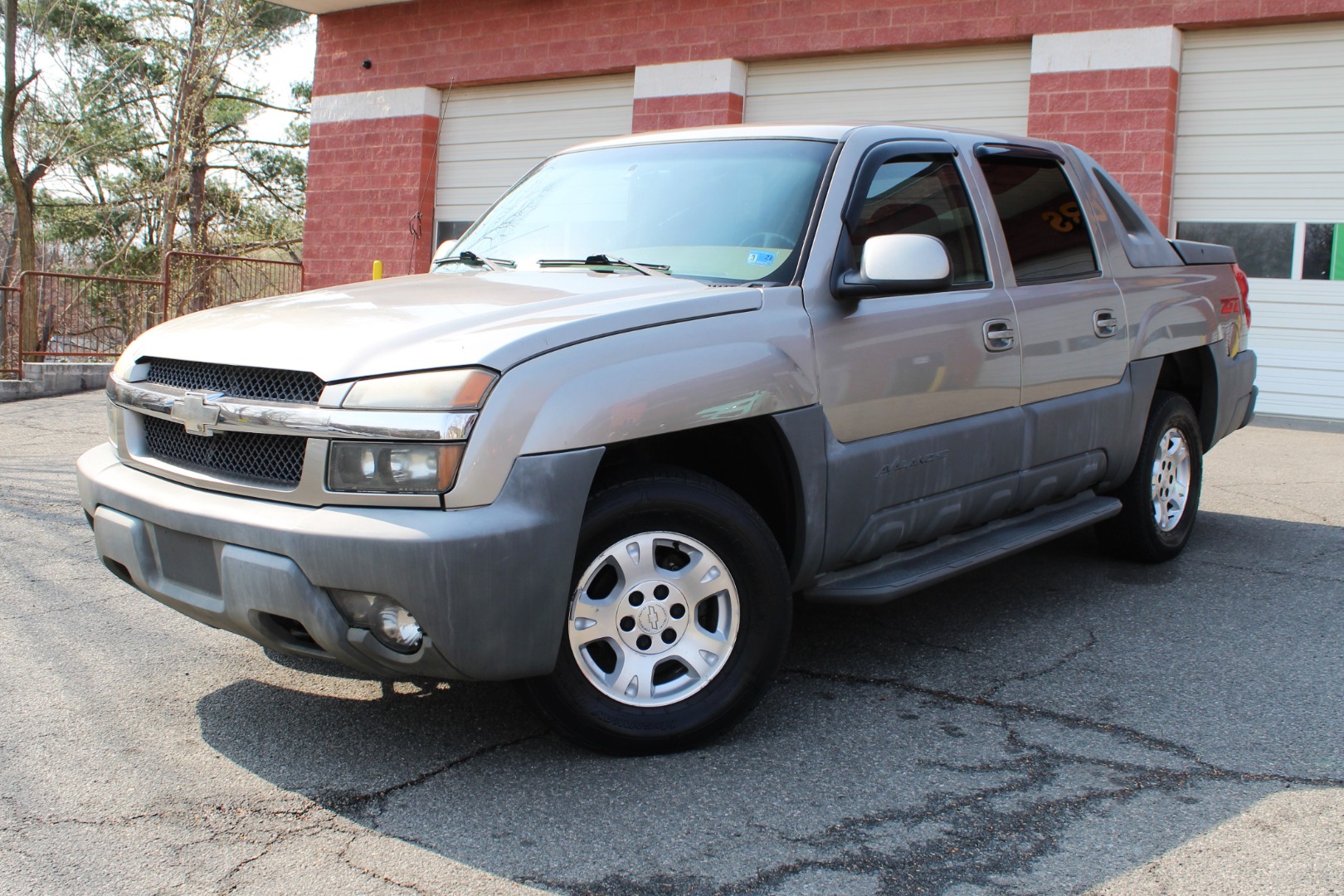 2002 Chevrolet Avalanche Base