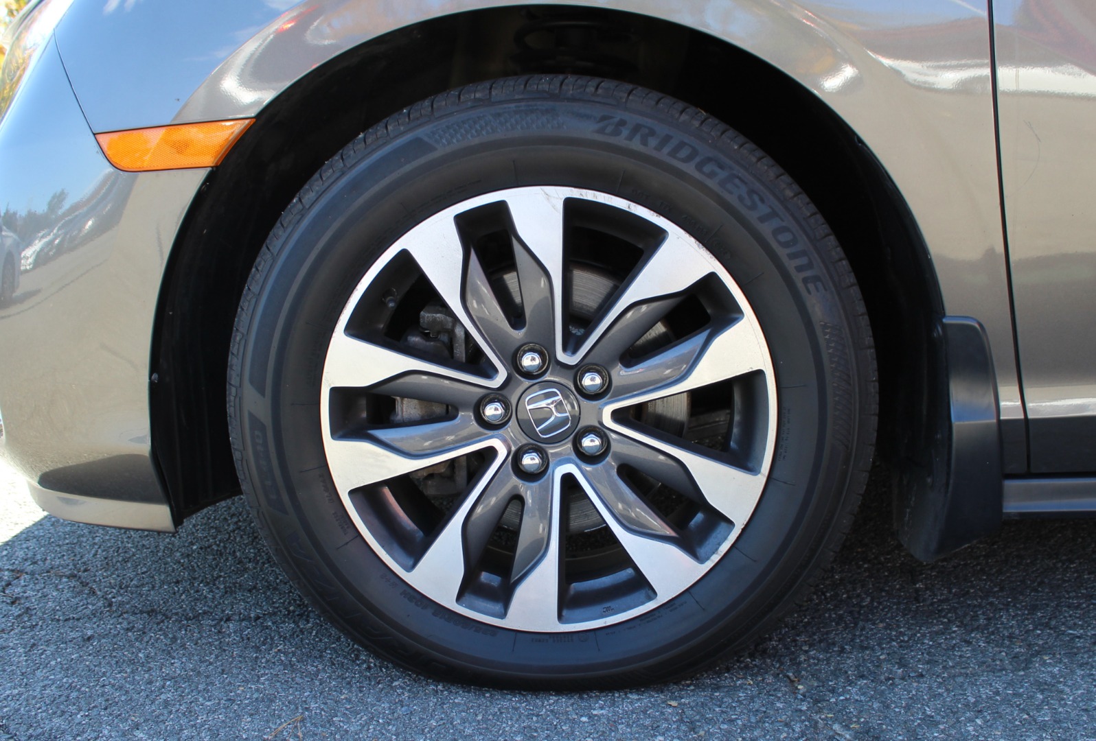 2021 Honda Odyssey EX-L - Photo 17