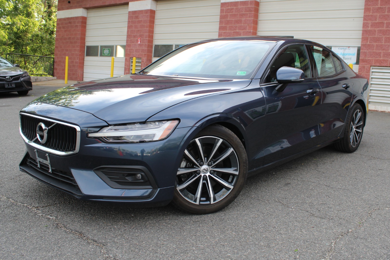 2021 Volvo S60 T5 Momentum's photo