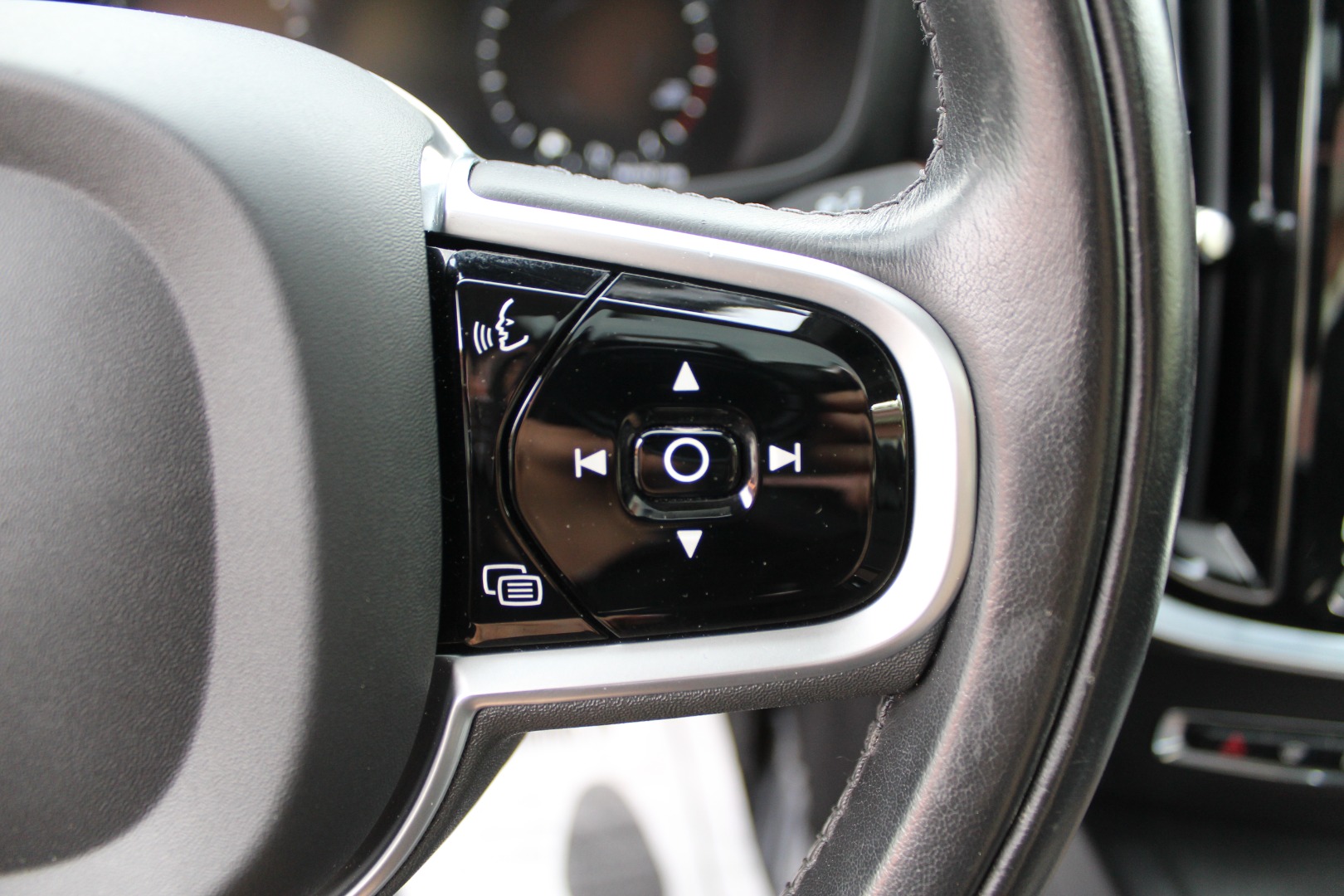 2021 Volvo S60 Momentum - Photo 31