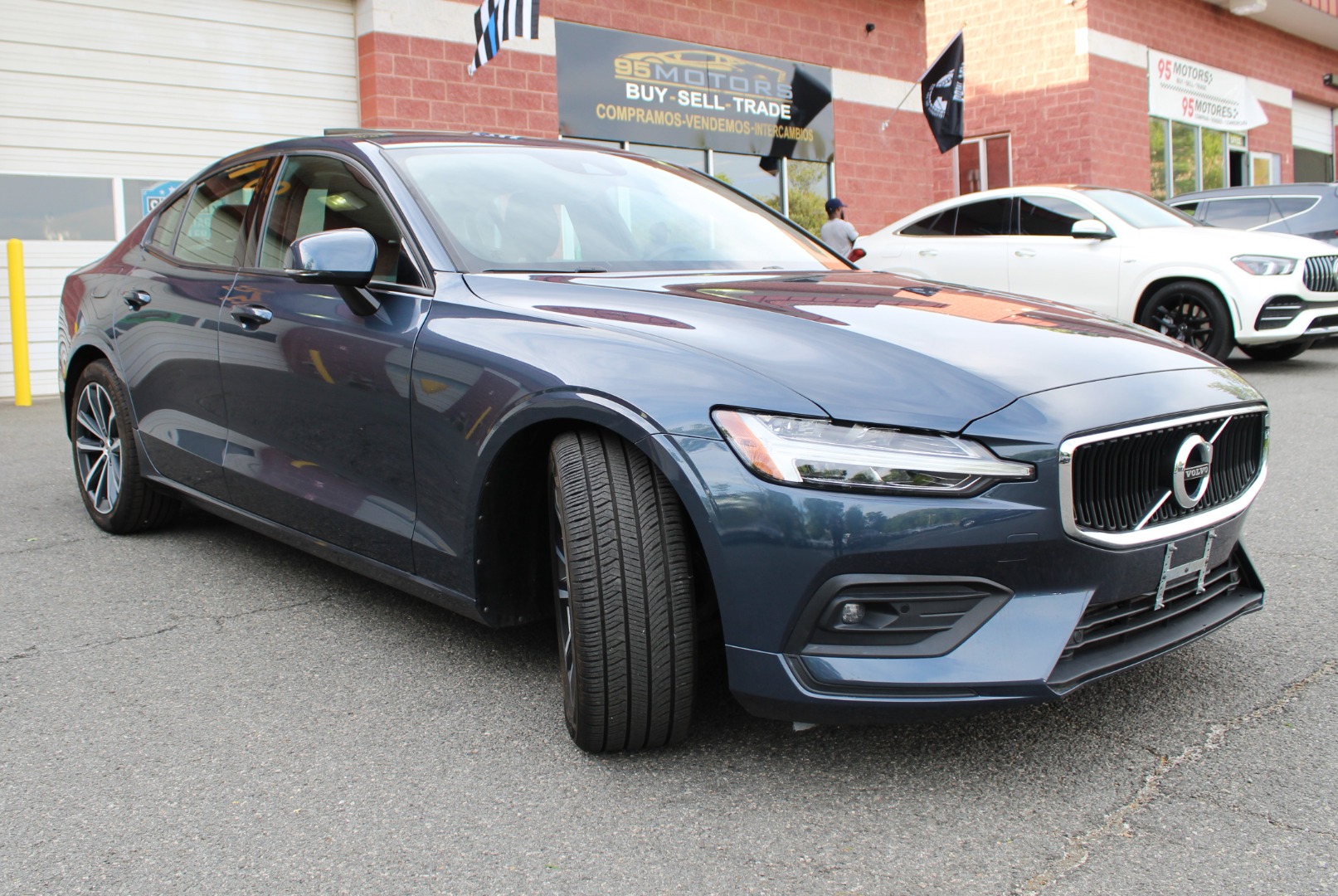 2021 Volvo S60 Momentum - Photo 13