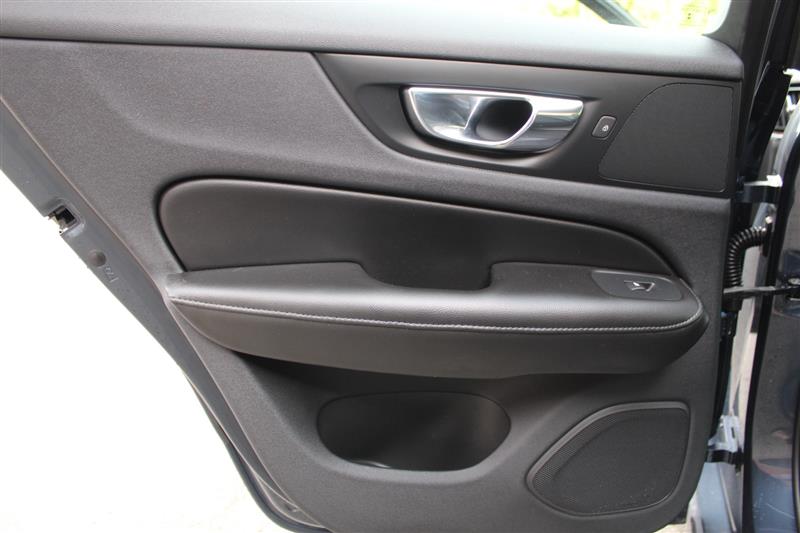 2021 Volvo S60 Momentum - Photo 48