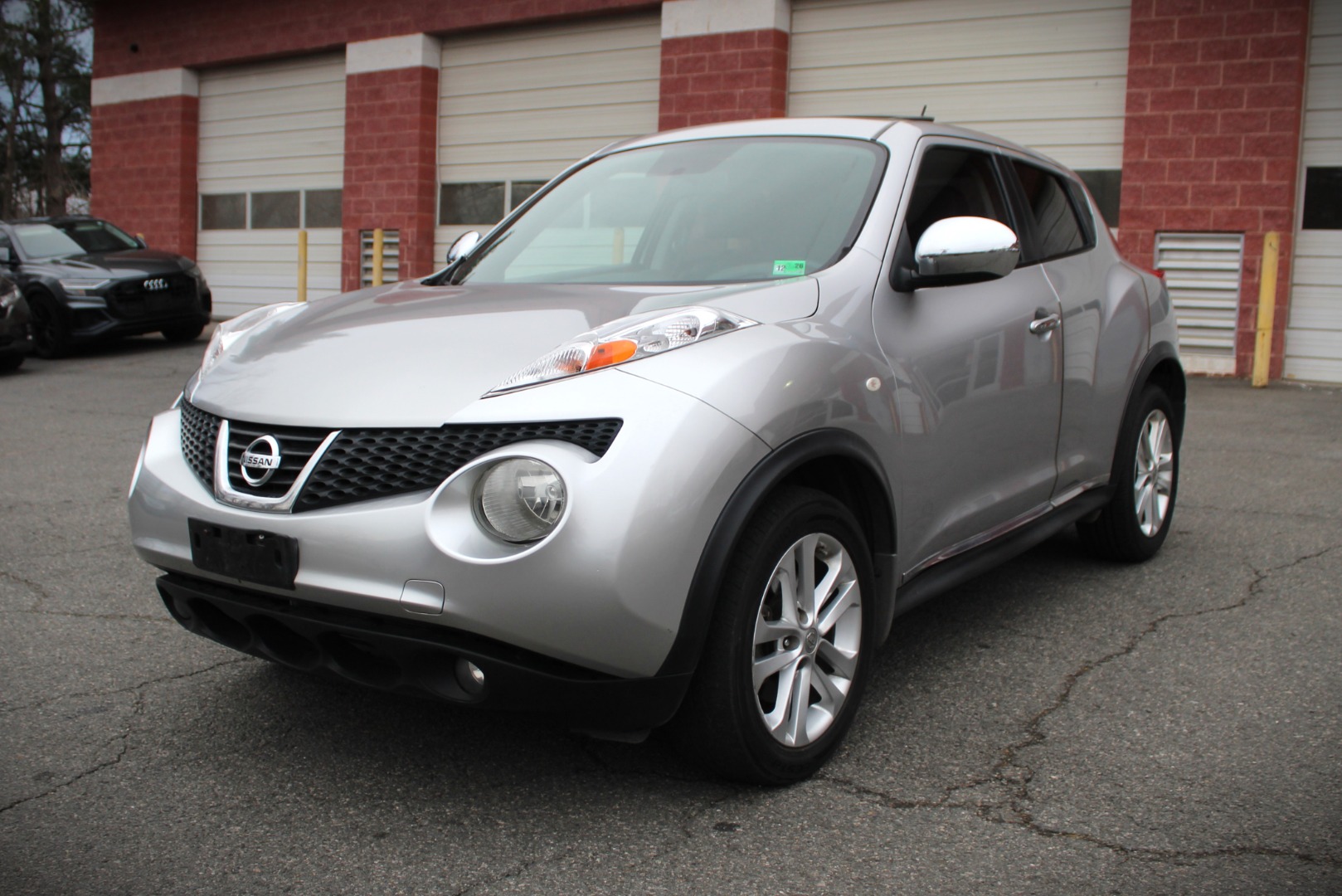 2011 Nissan Juke SL FWD CVT's photo