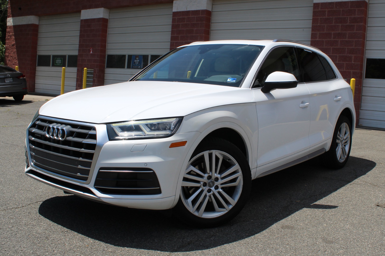 2018 Audi Q5 2.0T quattro S tronic Premium Plus's photo