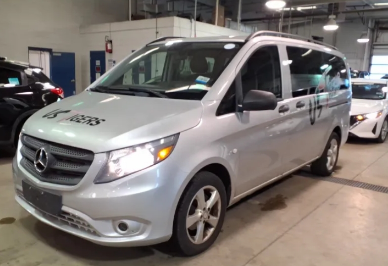 2016 Mercedes-Benz Metris Passenger Van Base