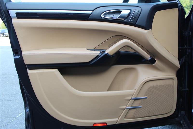 2016 Porsche Cayenne Base - Photo 22