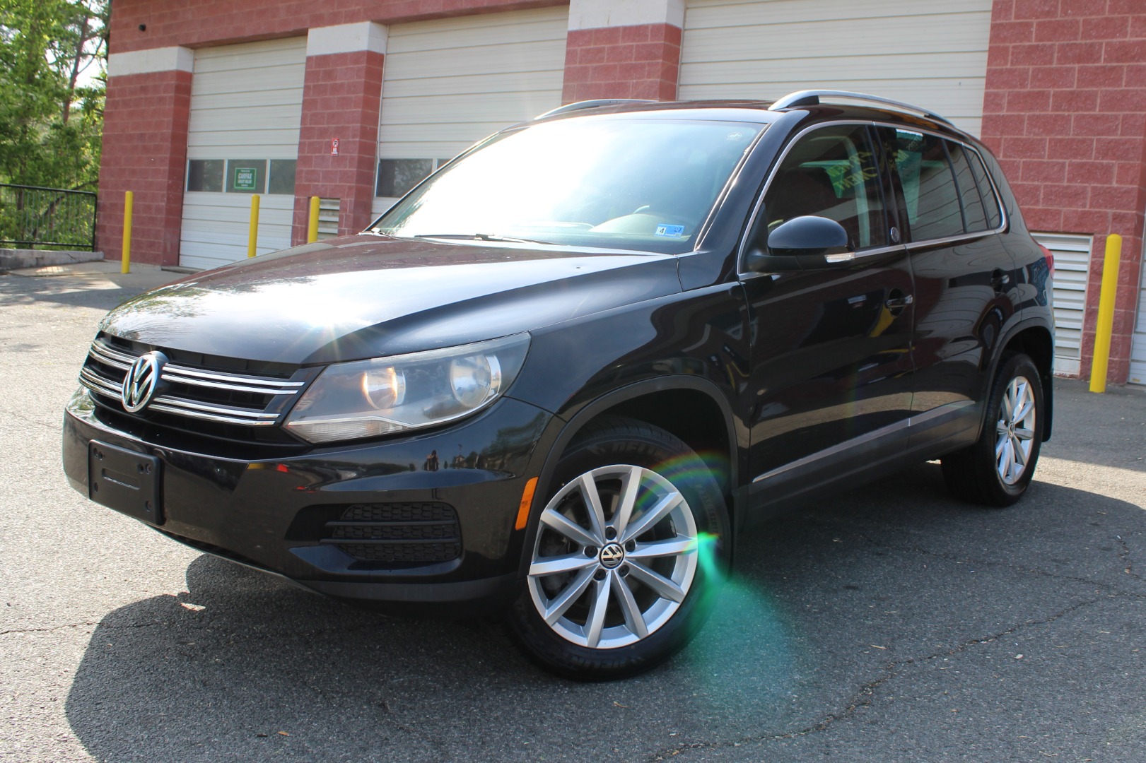 2017 Volkswagen Tiguan 2.0T Wolfsburg Edition 4Motion's photo