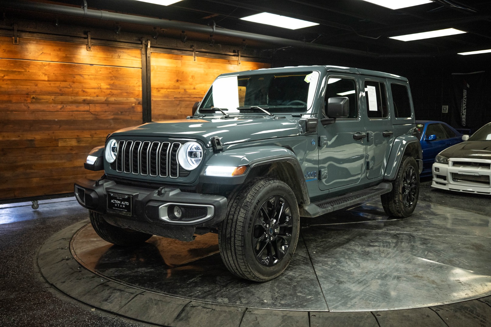 Vehicle Image 2