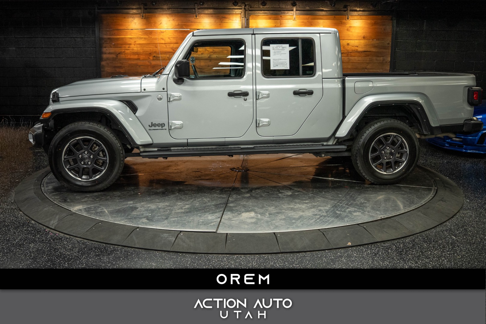 2023 Jeep Gladiator Overland's photo
