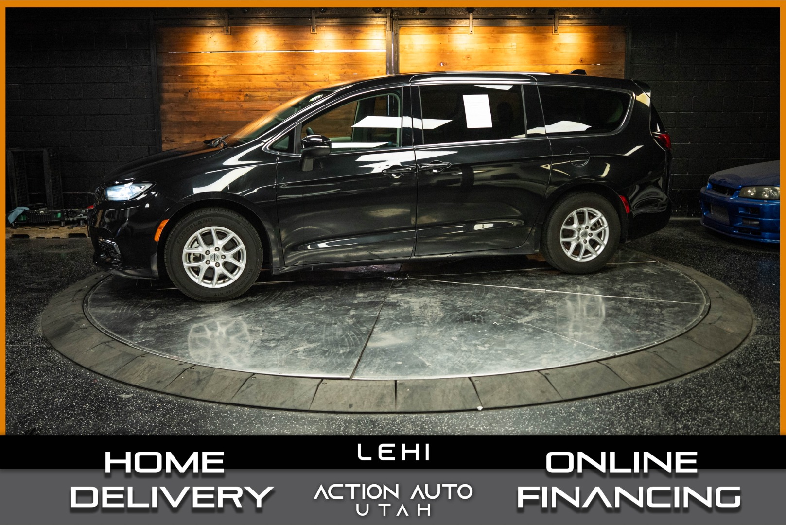 2023 Chrysler Pacifica Touring L's photo