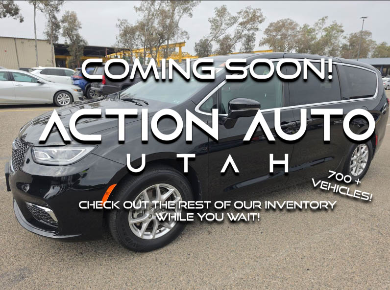 2025 Chrysler Pacifica Select's photo