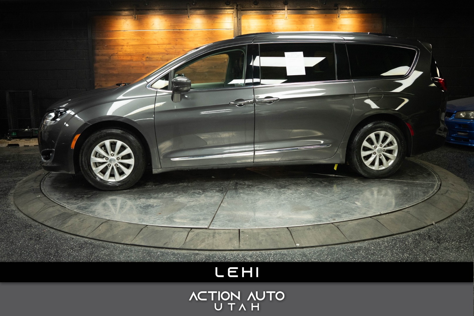 2019 Chrysler Pacifica Touring L's photo