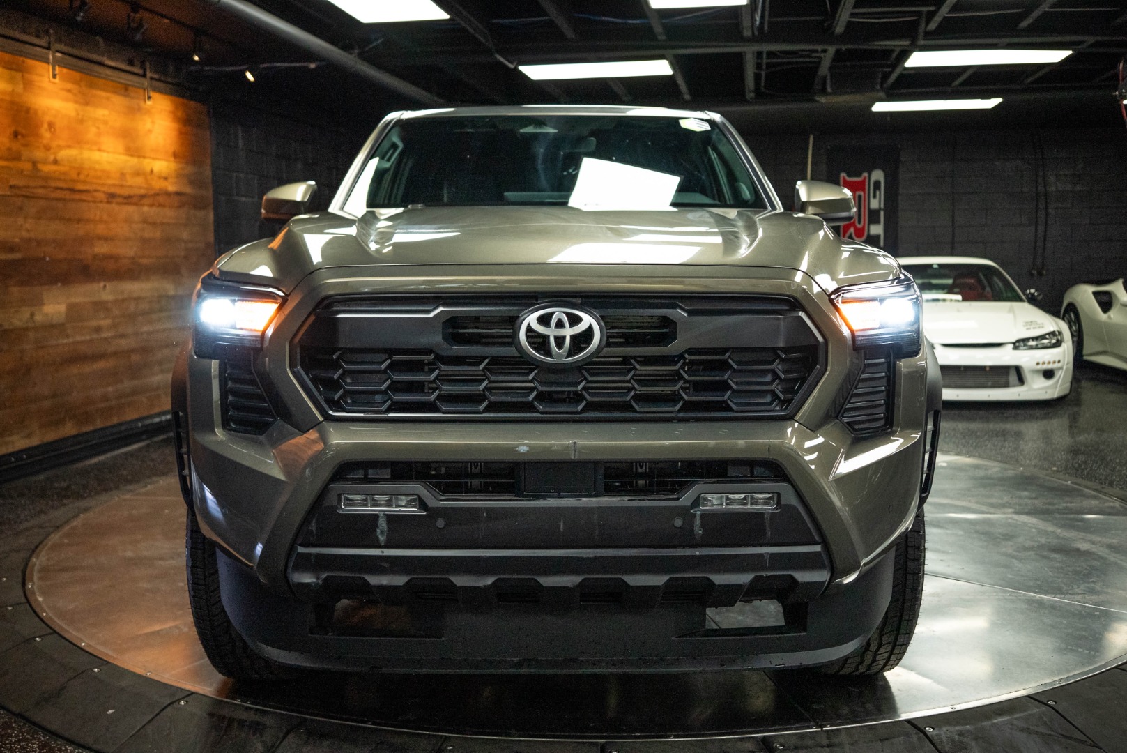 2025 Toyota Tacoma TRD Off Road - Photo 4