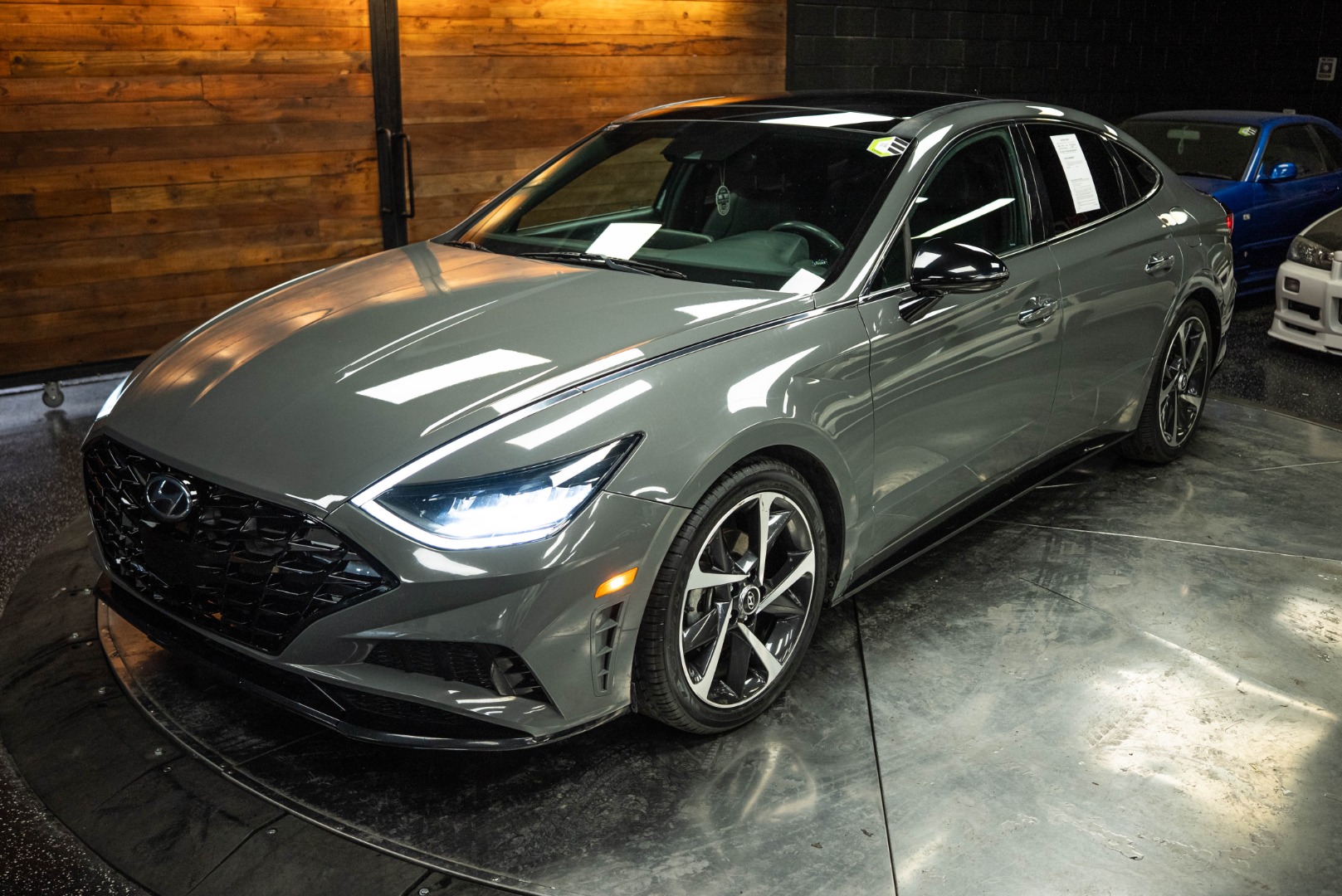 Vehicle Image 2
