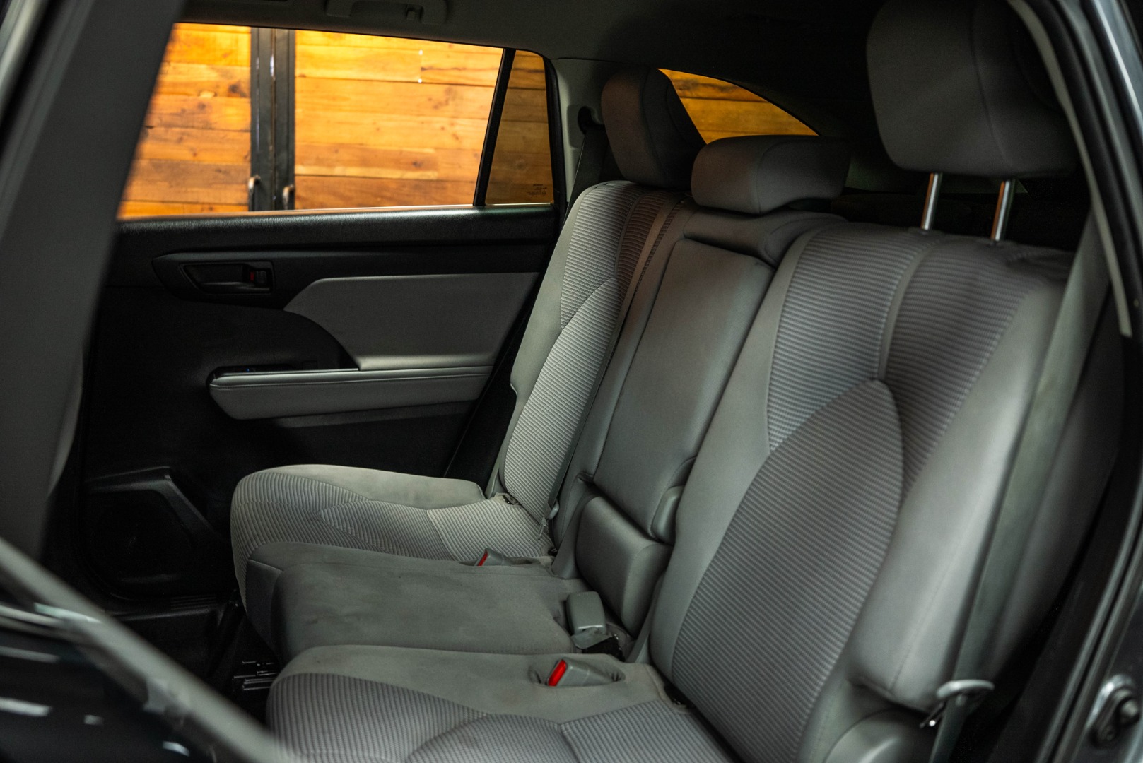 2021 Toyota Highlander LE - Photo 11