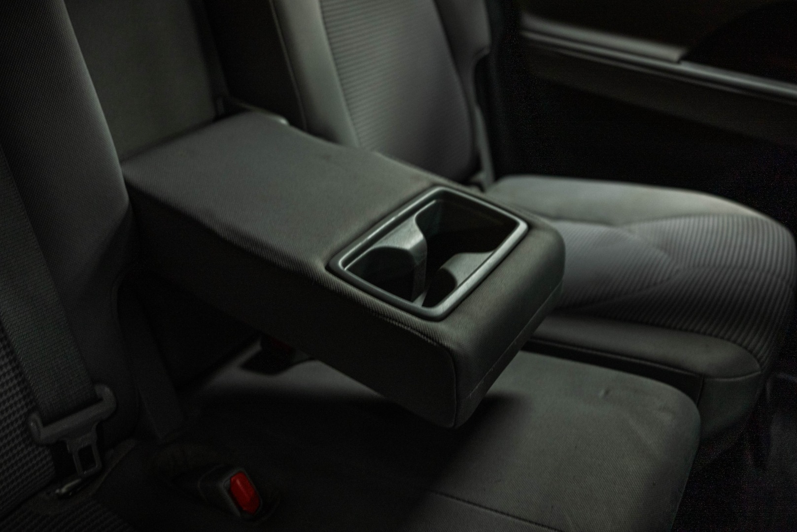 2021 Toyota Highlander LE - Photo 14