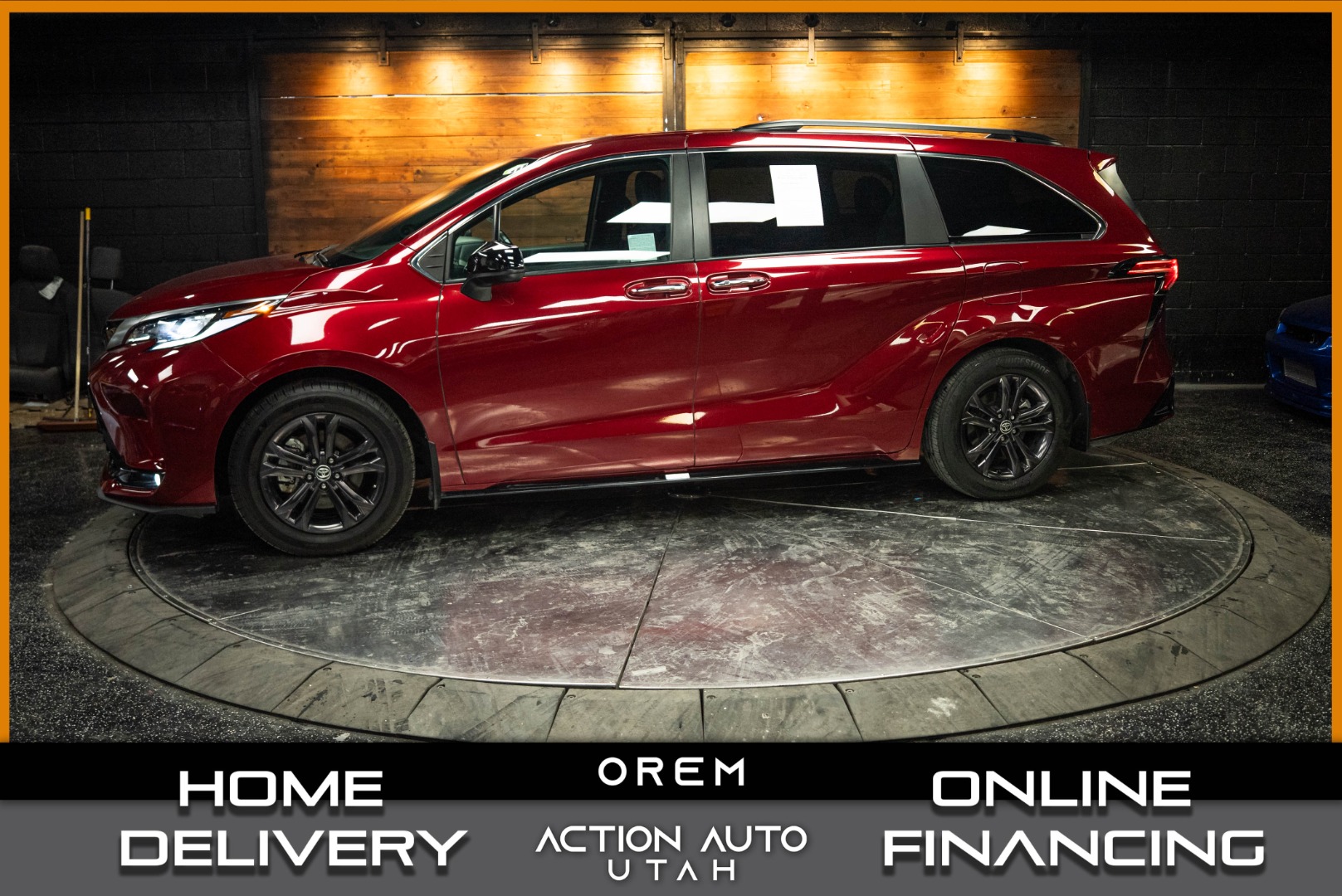 2024 Toyota Sienna XSE 7-Passenger Hybrid AWD's photo