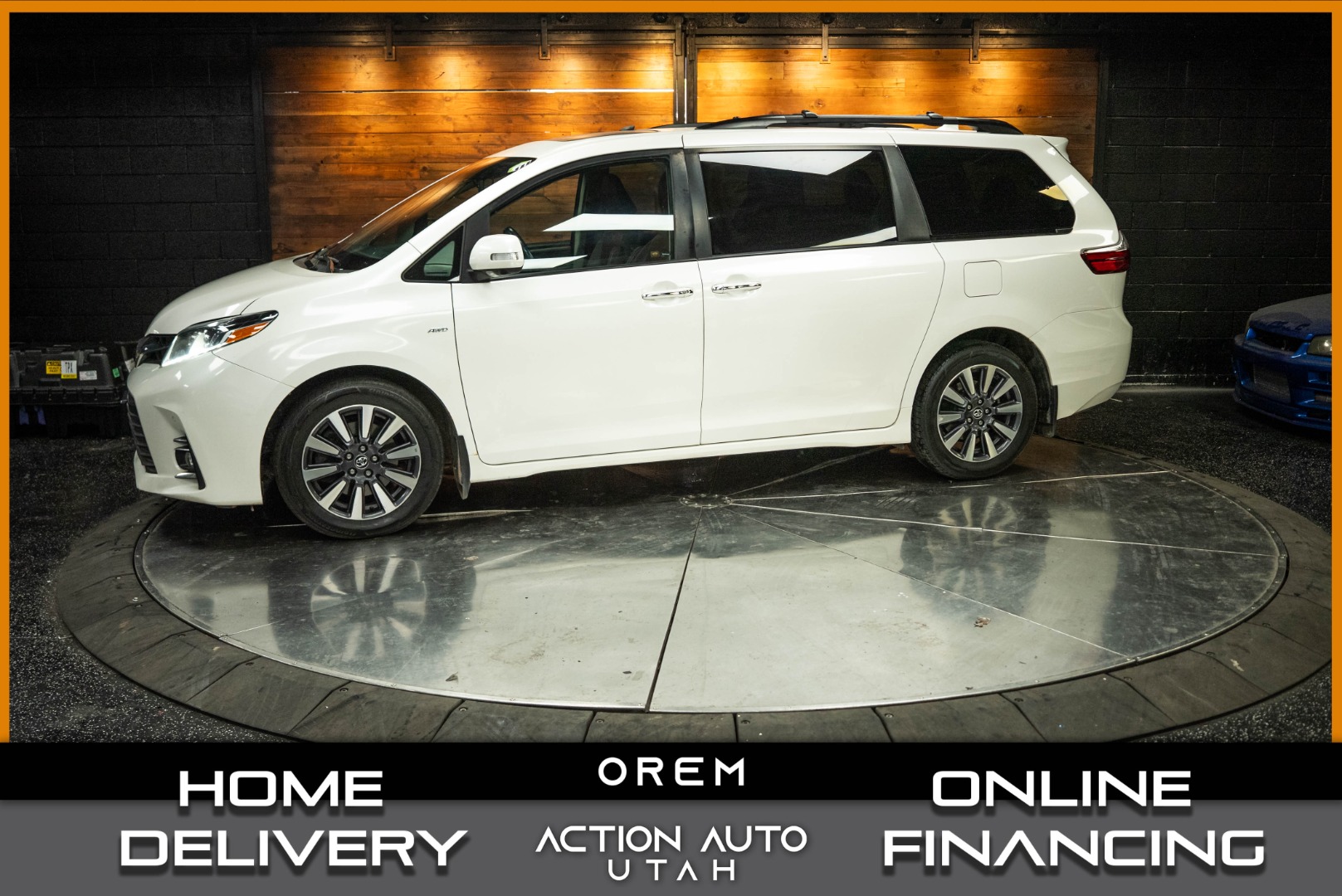 2018 Toyota Sienna XLE V6 AWD 7-Passenger's photo