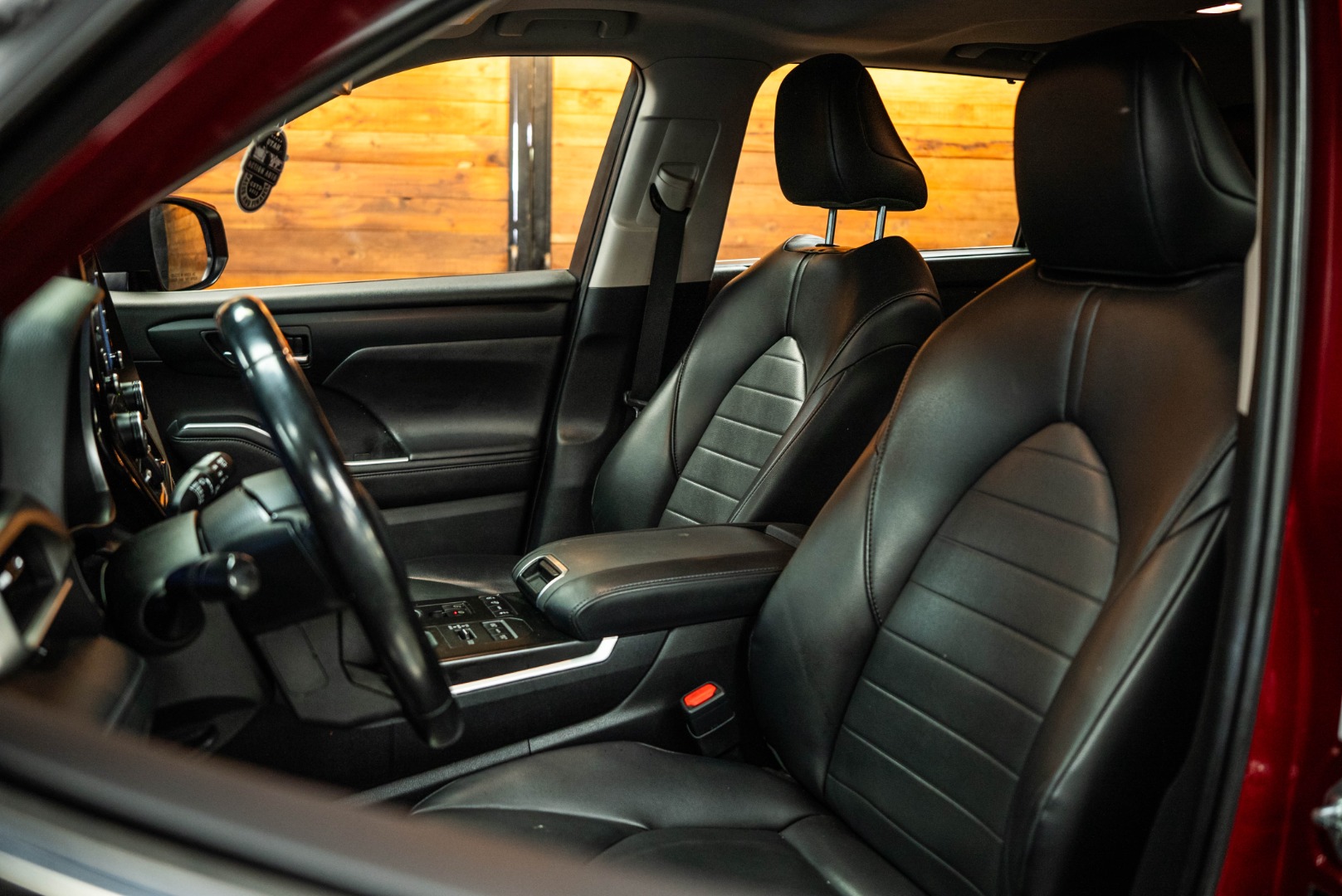 2020 Toyota Highlander XLE - Photo 10