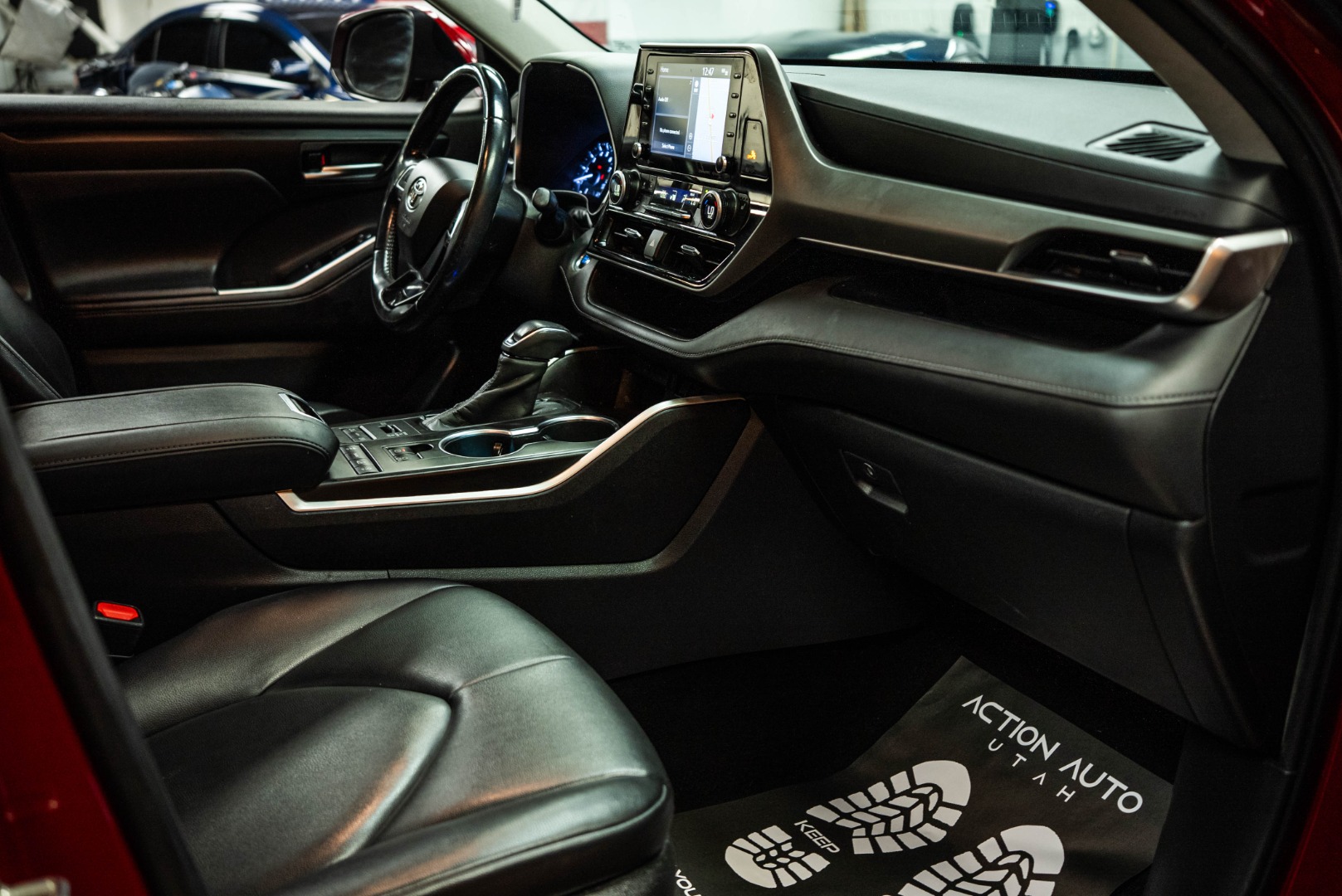 2020 Toyota Highlander XLE - Photo 14