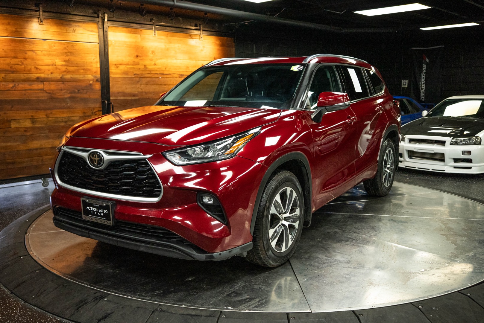 2020 Toyota Highlander XLE - Photo 2