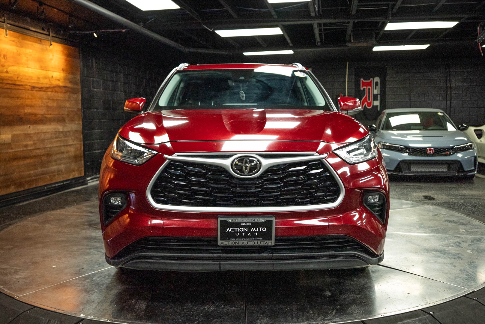 2020 Toyota Highlander XLE - Photo 4