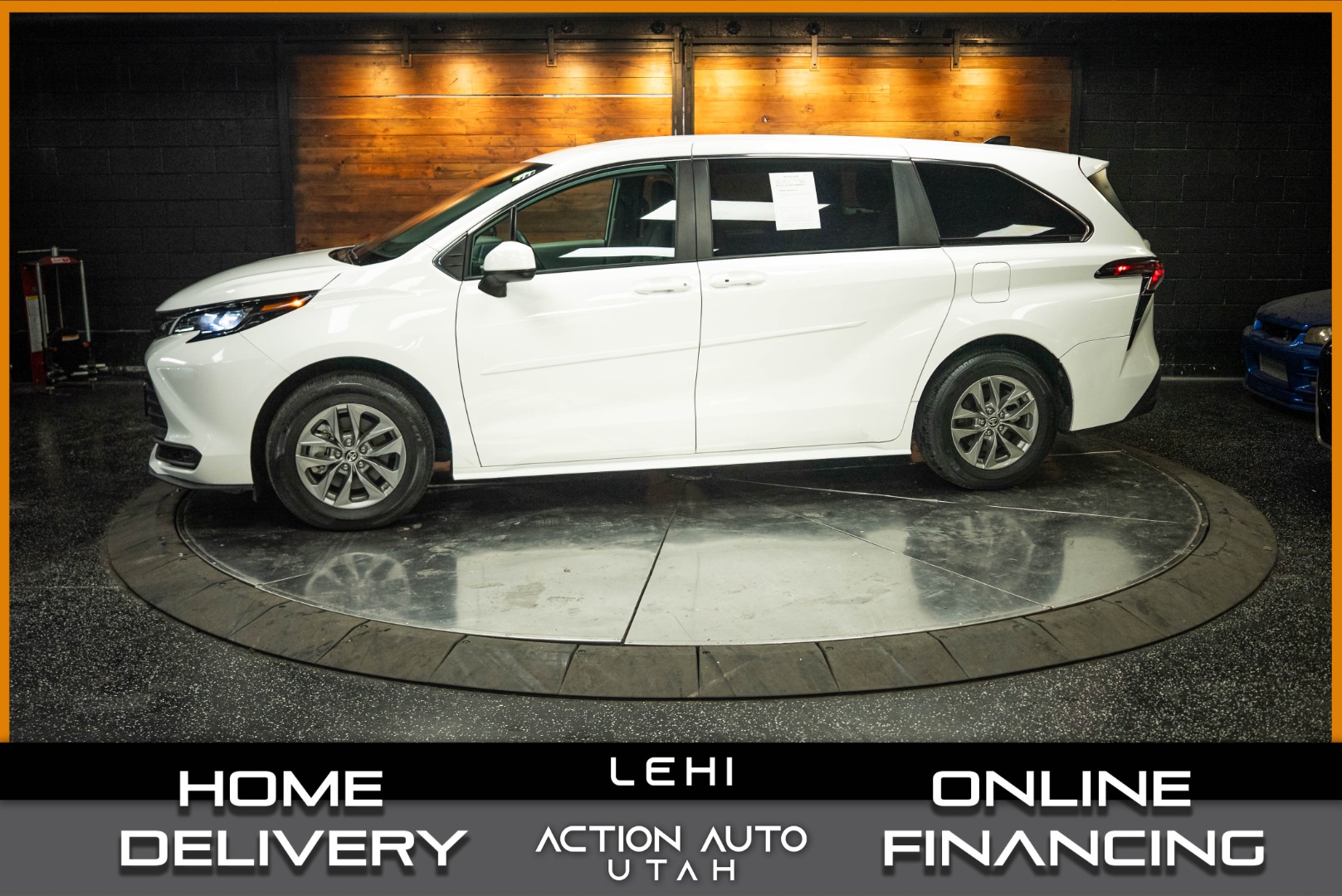 2024 Toyota Sienna LE