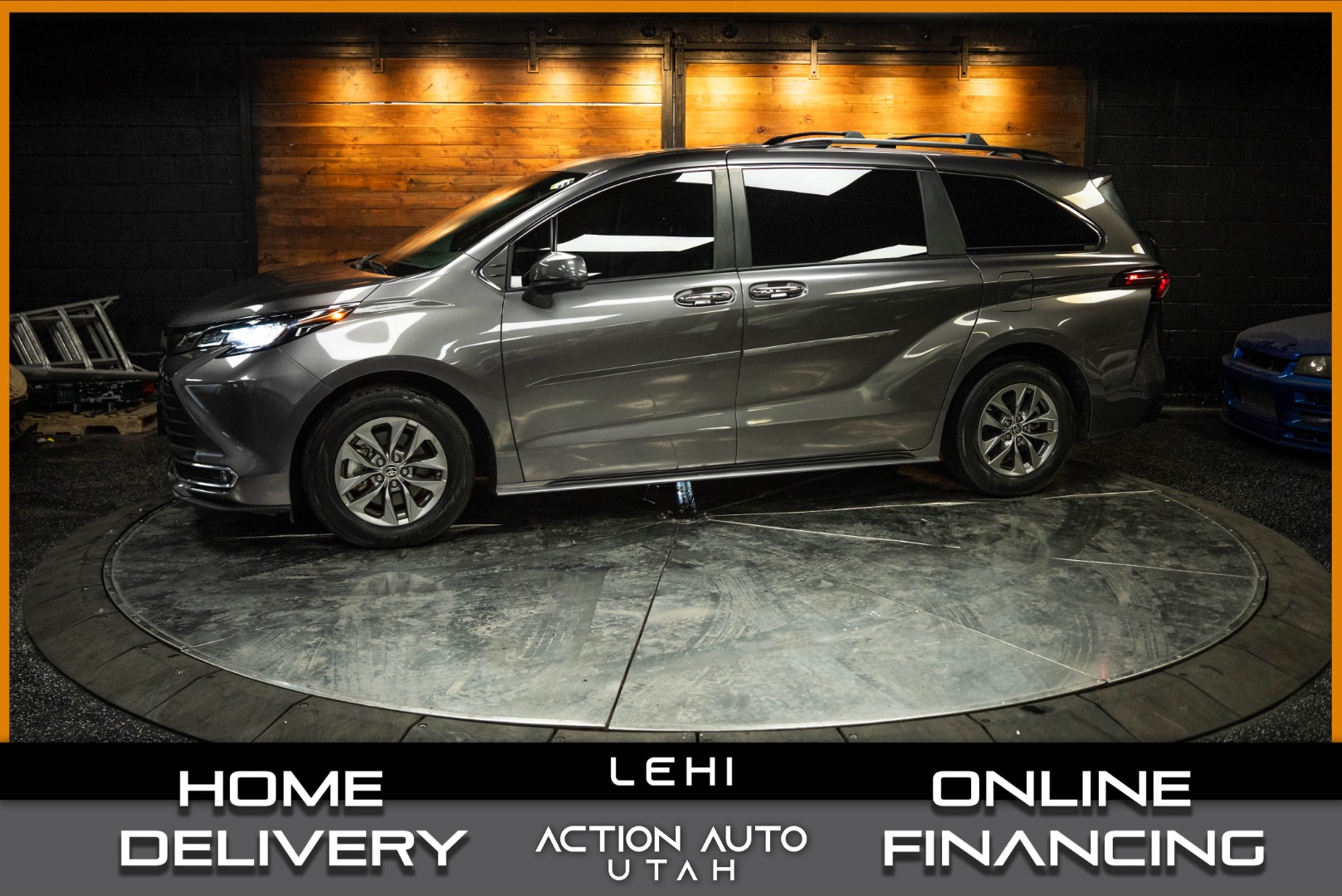 2023 Toyota Sienna XLE 7-Passenger Hybrid FWD's photo