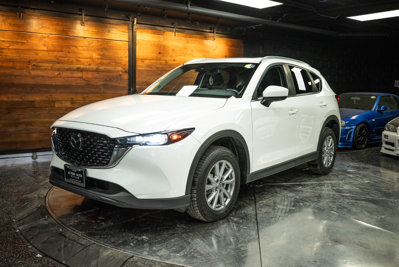 Vehicle Image 2