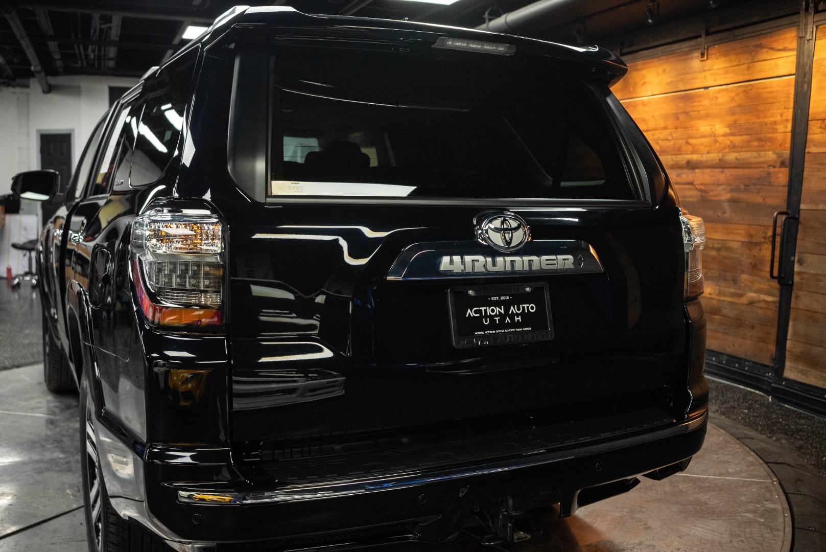 2023 Toyota 4Runner Limited - Photo 6